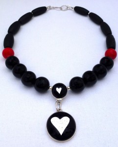 Double-heart fused-glass necklace with onyx, red coral and agate