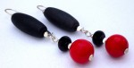 Dangling earrings with agate, onyx and coral