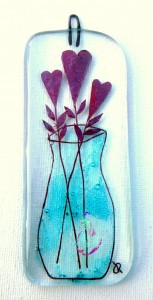 Fused-glass decoration vase with heart flowers