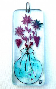 Fused-glass decoration vase with flowers and hearts
