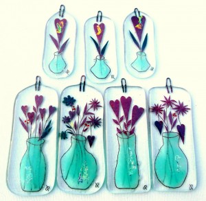 Large and small fused-glass Valentine's Day decorations with vase and flowers and hearts